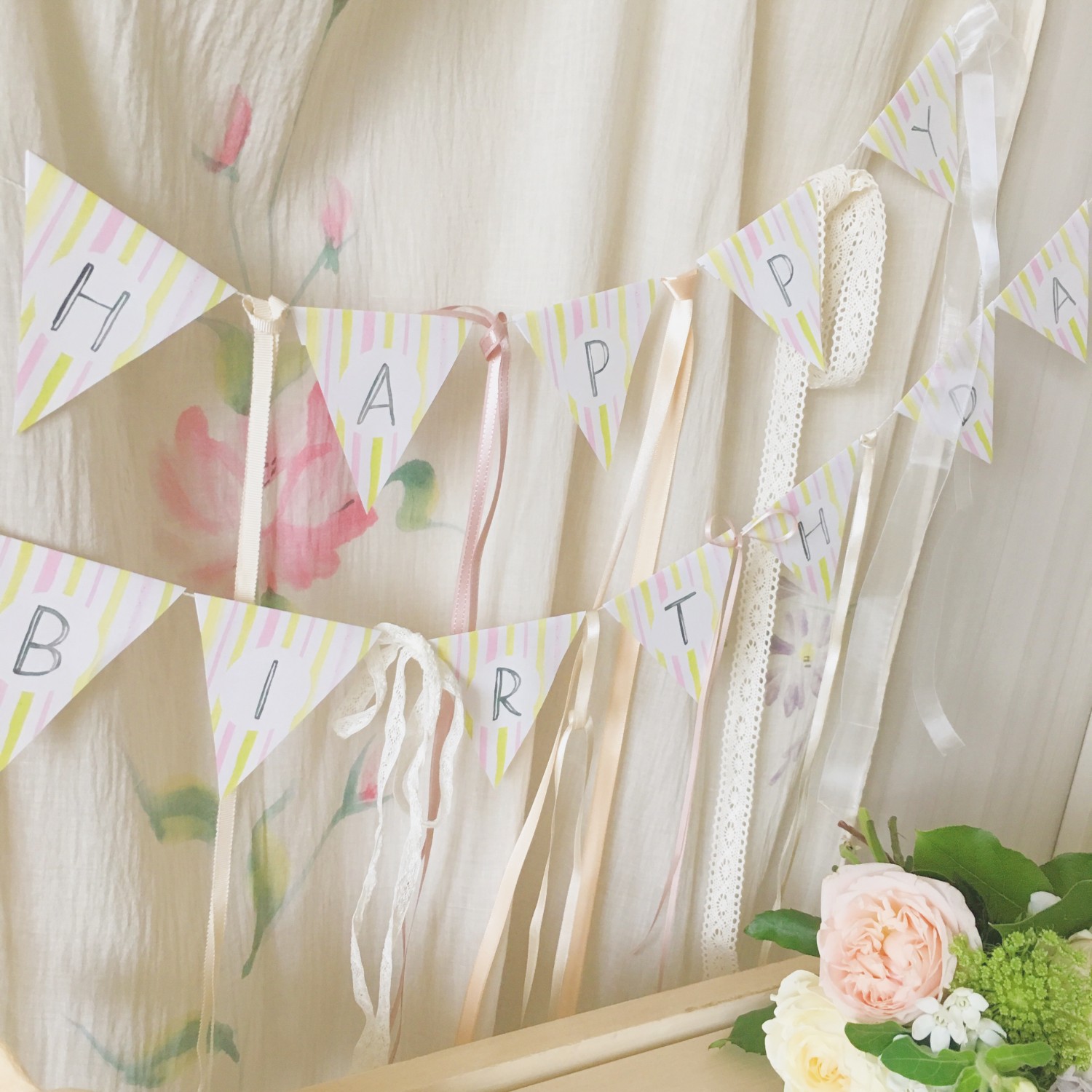 リボンを垂らしてキュートに